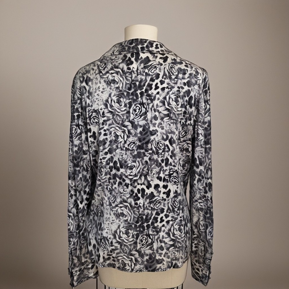 St. John Silk Abstract Collared Blouse Size 12 - Picture 2 of 9
